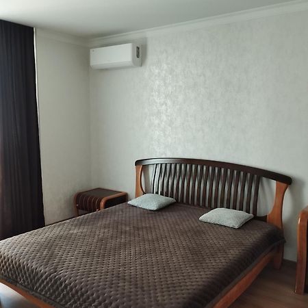 Vip Квартира Жк Київ Скай Рівненська, 4 ルーツィク エクステリア 写真